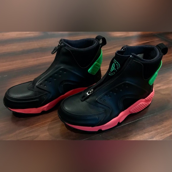 NWOT Nike Air Huarache Black & Neon Accented Zip-Up Textured Sneakers - 8.5 - Picture 5 of 13